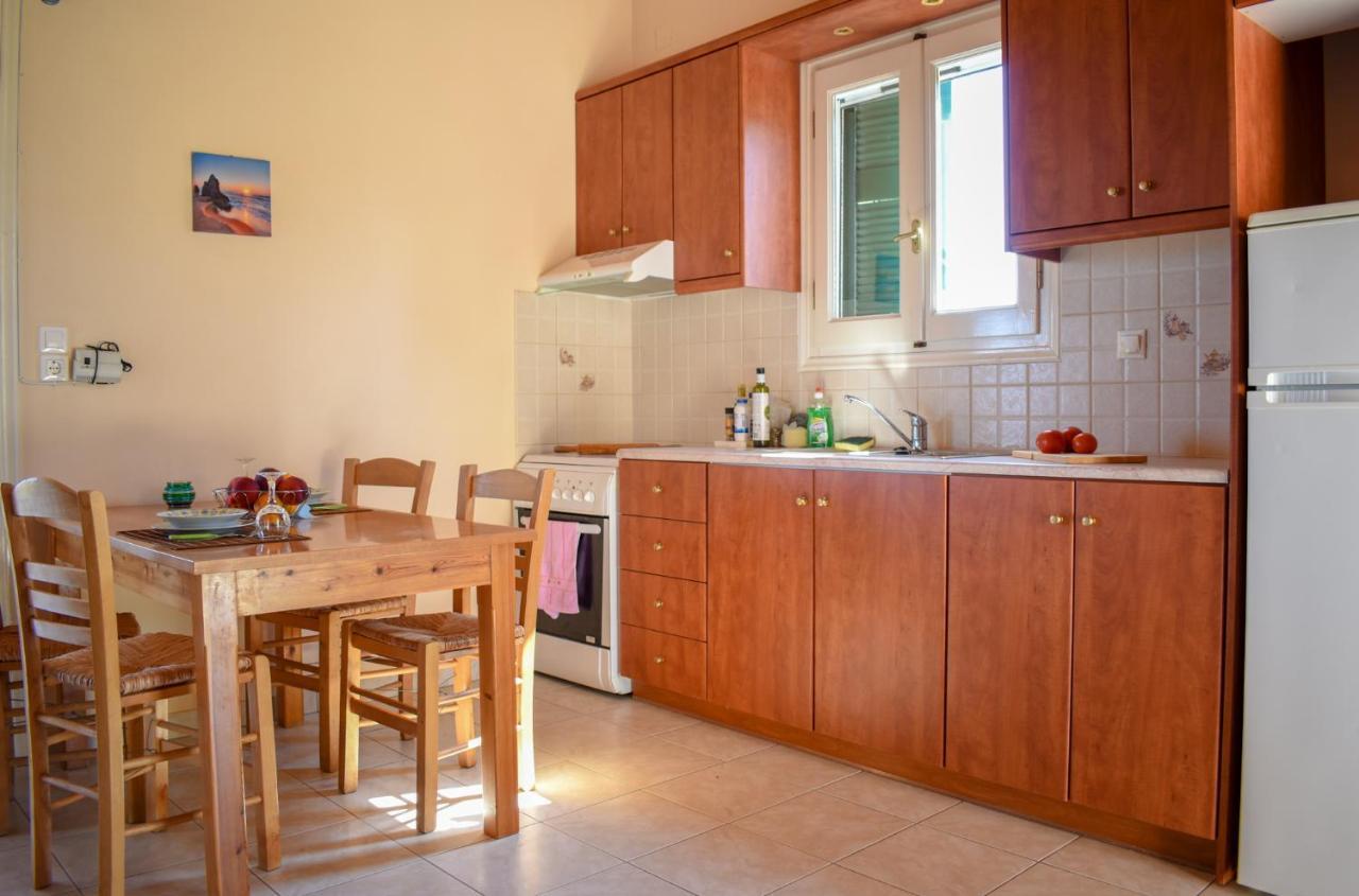 Venetian Seaside Panorama - Asini Sunset Retreats Apartment Bagian luar foto