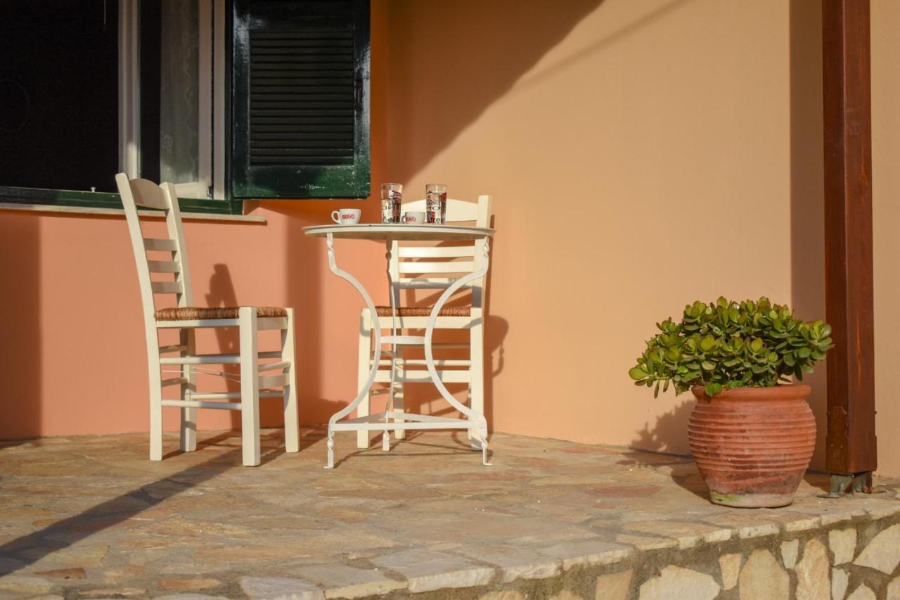 Venetian Seaside Panorama - Asini Sunset Retreats Apartment Bagian luar foto